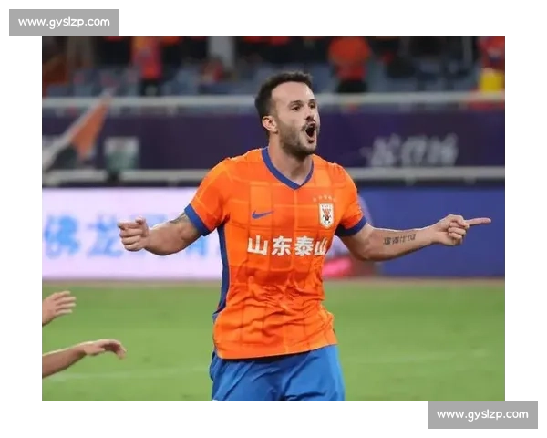 山东 3-1 逆转海港引热议：快节奏对决下，莱昂纳多伤退成转折点
